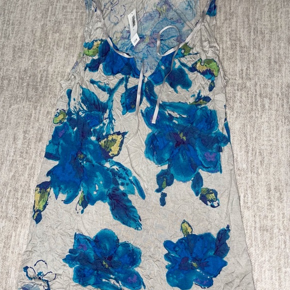 Old Navy Floral Tank Tops - Set of 3 - Picture 4 of 15